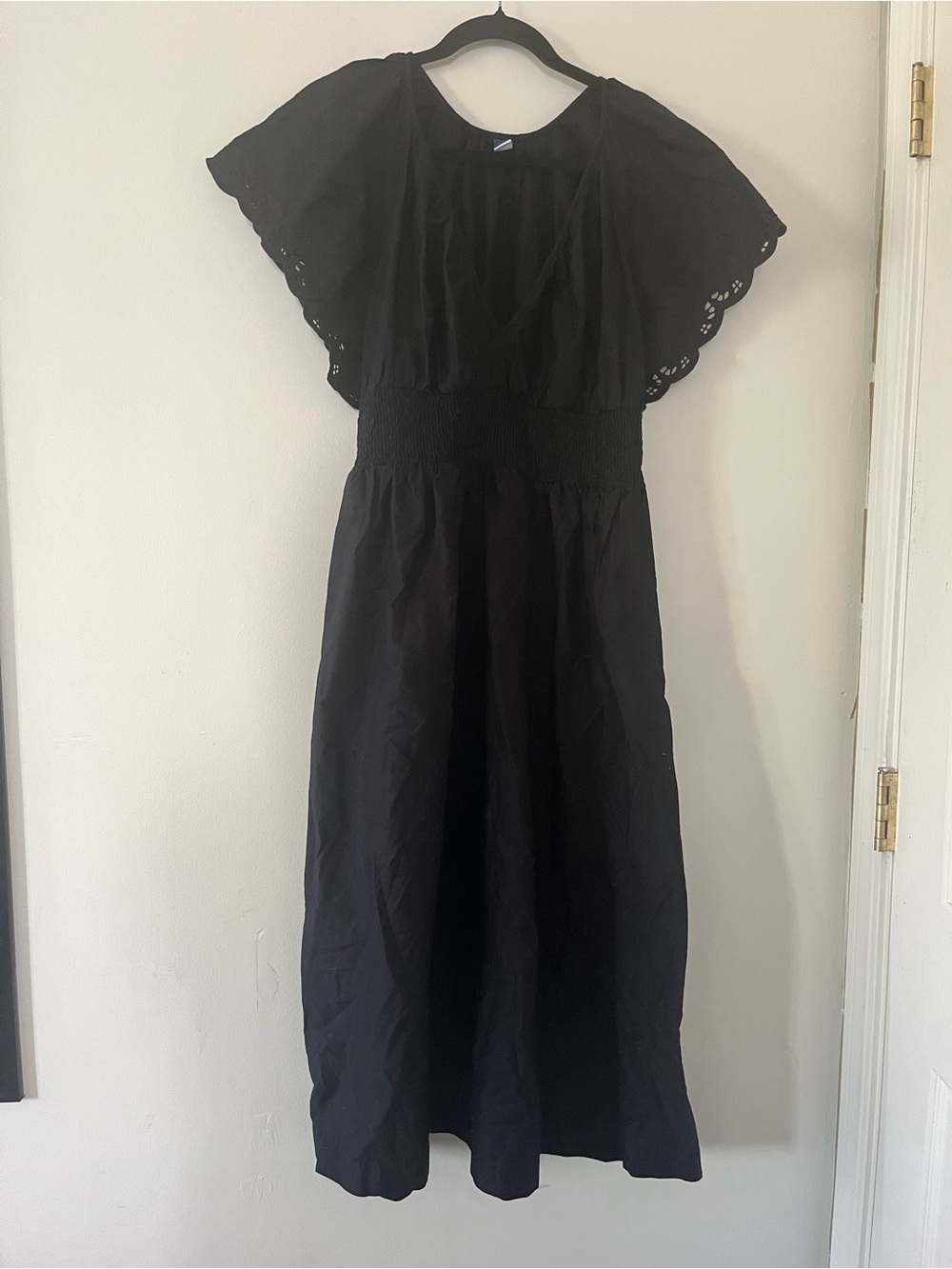 Old Navy Black 100% Cotton Midi Dress Medium Flutter Sleeve Eyelet Minimalist